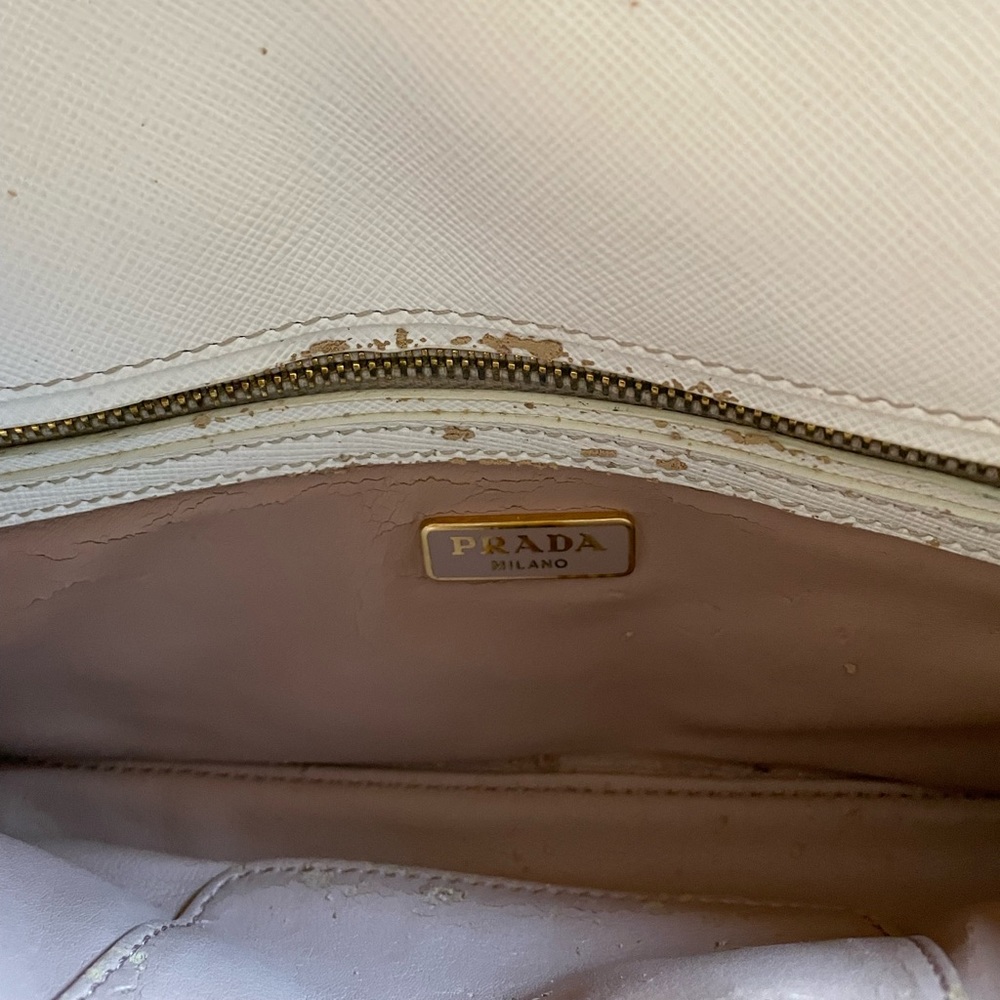 Prada bag - Picture 6 of 16